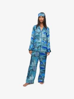 Eye Mask Brindisi 86 Silk Satin Multi -Derek Rose Shop eye mask brindisi 86 silk satin multi female model front