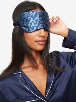 Eye Mask Verona 63 Silk Jacquard Navy -Derek Rose Shop eye mask verona 63 silk jacquard navy female model detail 2