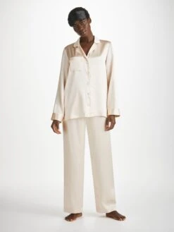 Eye Mask Verona 67 Silk Satin Black 16 Eye Mask Verona 67 Silk Satin Black -Derek Rose Shop eye mask verona 67 silk satin black olivia front