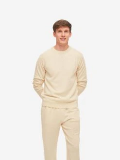 Men's Sweater Finley Cashmere Cream 12 Men's Sweater Finley Cashmere Cream -Derek Rose Shop mens sweater finley 10 cashmere cream front close up