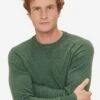 Men's Sweater Finley Cashmere Green 2 Men's Sweater Finley Cashmere Green -Derek Rose Shop mens sweater finley cashmere green close up