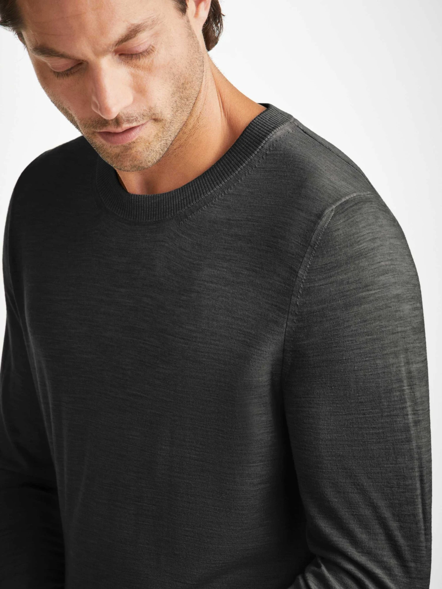 Men's Sweater Orson Merino Wool Charcoal 7 Men's Sweater Orson Merino Wool Charcoal - Image 5