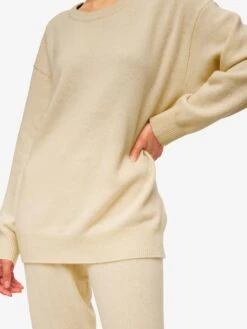 Women's Relaxed Sweater Daphne Cashmere Beige -Derek Rose Shop womens sweater daphne 10 cashmere cream close up