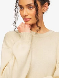 Women's Relaxed Sweater Daphne Cashmere Beige -Derek Rose Shop womens sweater daphne 10 cashmere cream sleeve